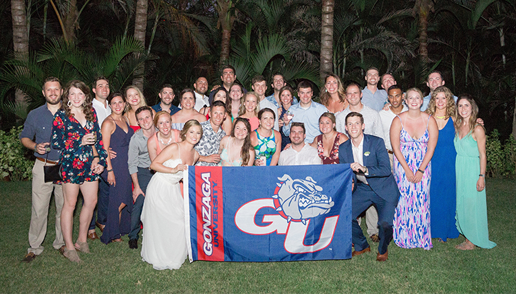 gonzaga grad couple zack and tana marry in mexico surrounded by Zags