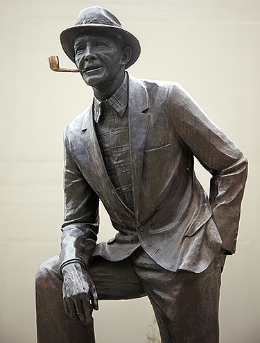 The Bing Crosby Bronze statue, created by sculptor Deborah Copenhaver, was dedicated on Gonzaga’s campus on May 3, 1981. (GU photo)