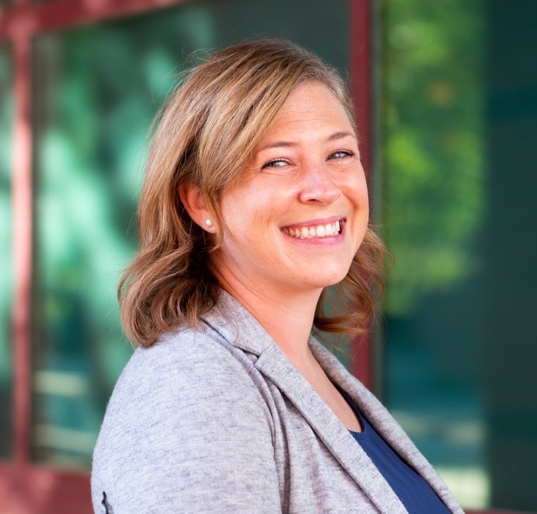 Ayers-Headshot.jpg