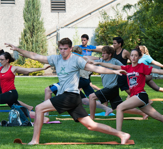 outdoor yoga class