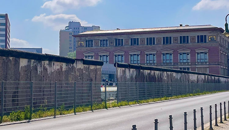 Berlin wall still standing