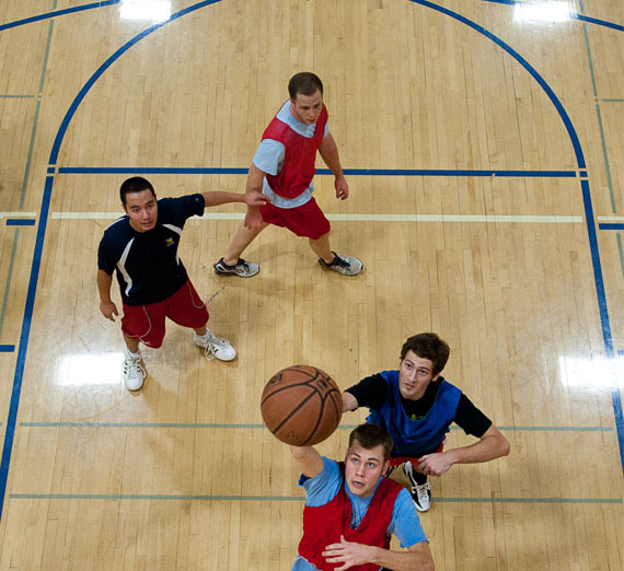 students playing intramural basketball 