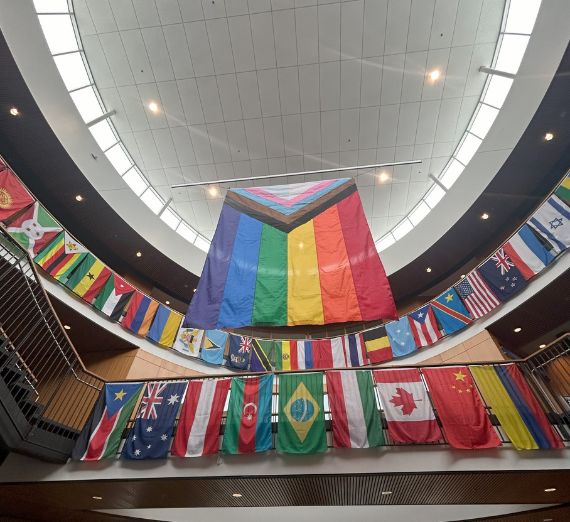 sq---Flag-Rotunda-570x522