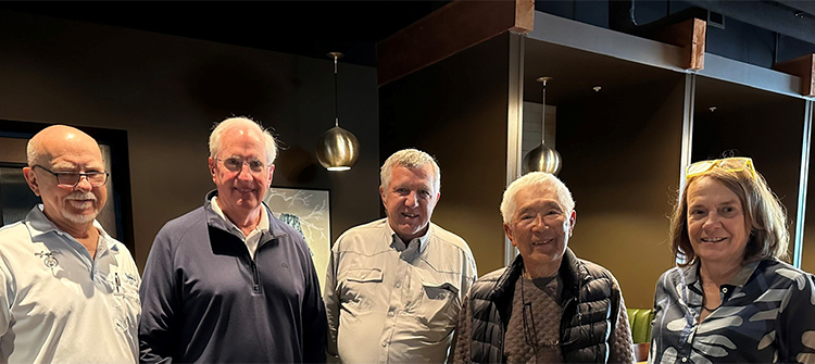 body-gold-club-doctors A group of doctors from the 1976 gold club.