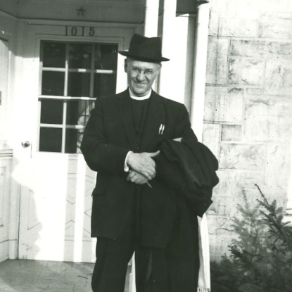 William L. Davis, S.J. of the Gonzaga University History Department. Image courtesy of the Jesuit Archives & Research Center William L. Davis, S.J. of the Gonzaga University History Department. Image courtesy of the Jesuit Archives & Research Center