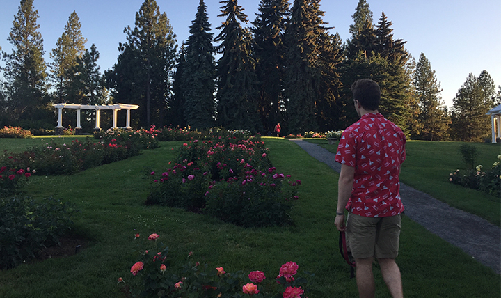 gmag-manito-roses.jpg