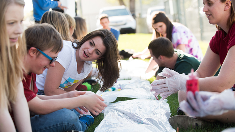 Mentors work with children through the Eye-to-Eye program. Mentors work with children through the Eye-to-Eye program.