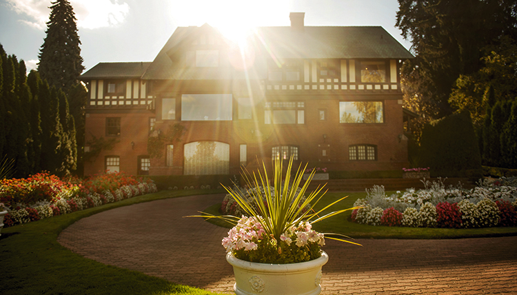 Large Tudor home on Spokane's South Hill - Woldson family Large Tudor home on Spokane's South Hill - Woldson family